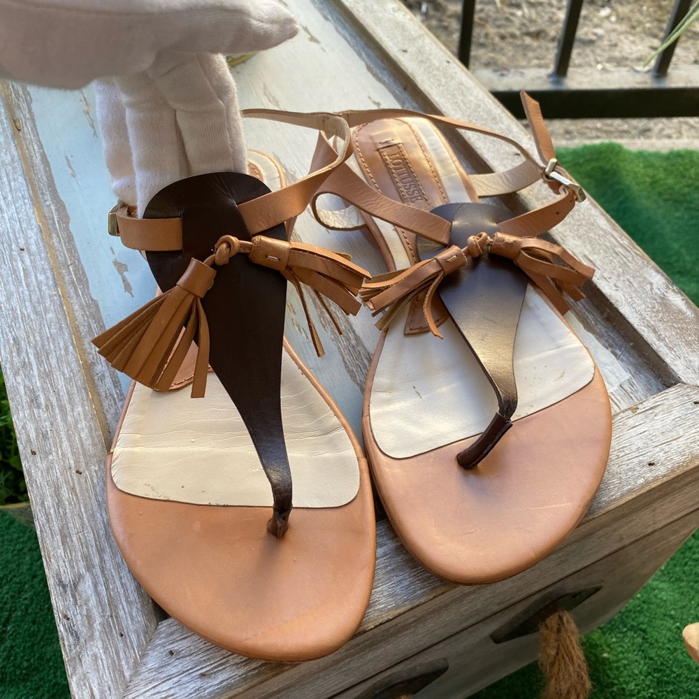 Lottusse thong sandals